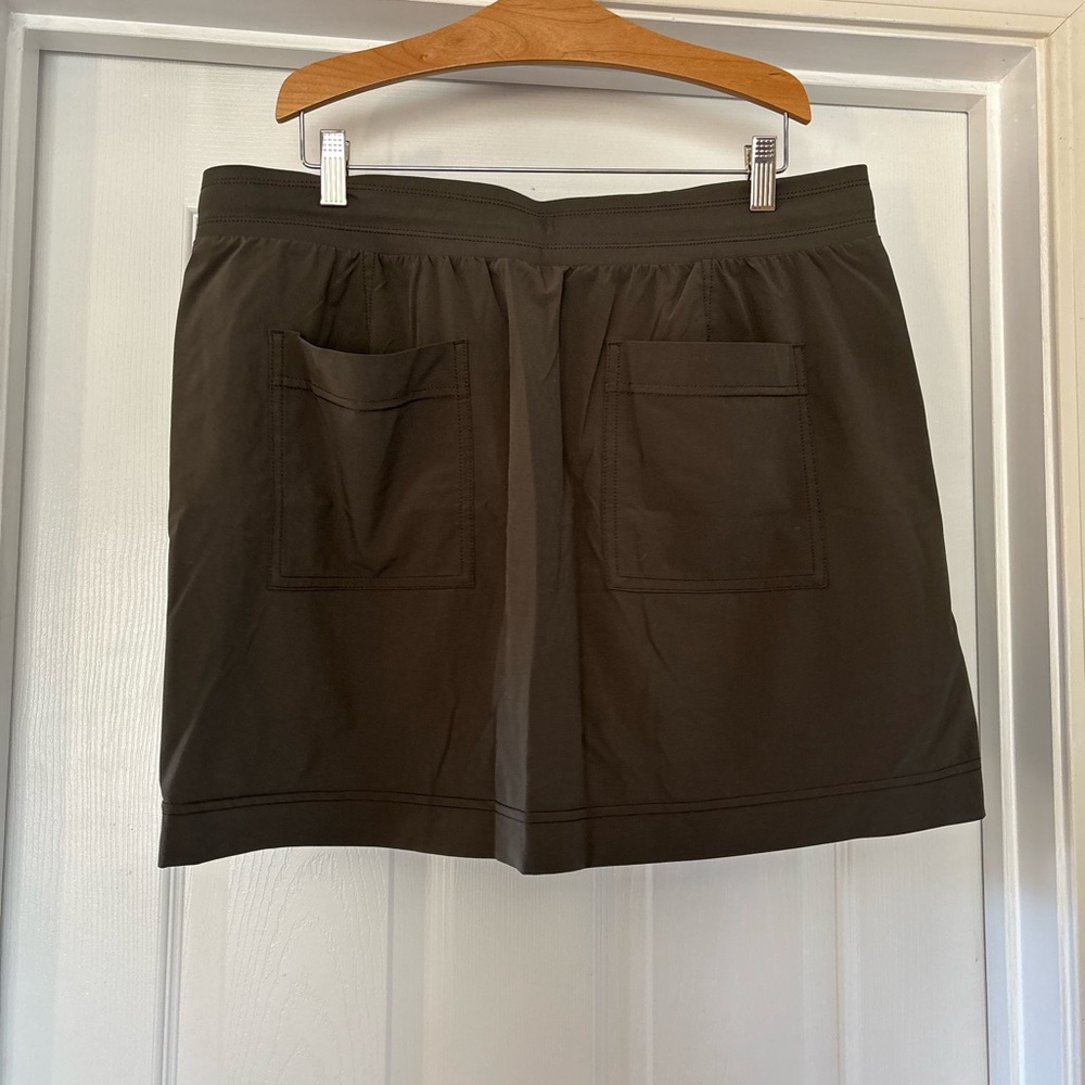 Athleta Chelsea Cargo Skort with Drawstring - Olive Green, 14 - Picture 4 of 4